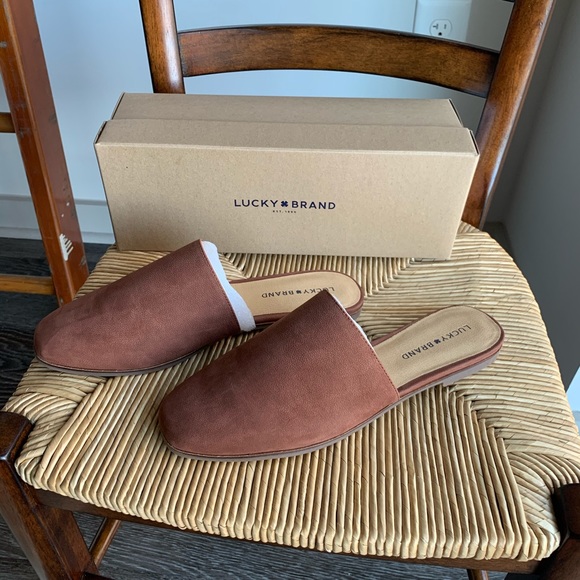 Lucky Brand Shoes - NWT LUCKY BRAND ACASIA FLAT SLIDES ✨